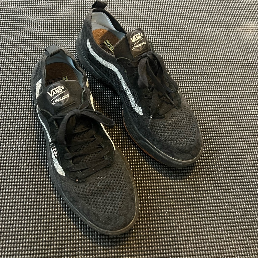 Vans UltraRange Lightweight Black and White Men's Sneakers